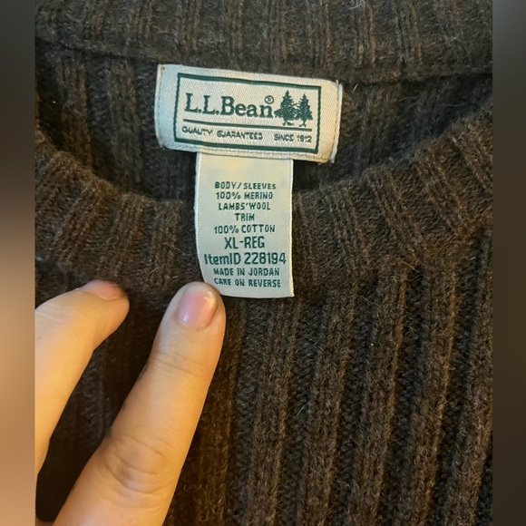 Men’s LL Bean Wool Sweater - Picture 2 of 3